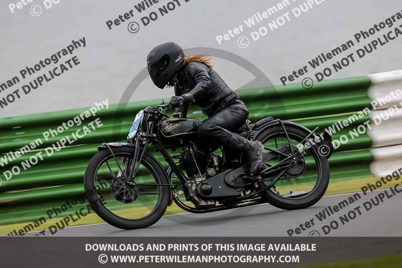Vintage motorcycle club;eventdigitalimages;mallory park;mallory park trackday photographs;no limits trackdays;peter wileman photography;trackday digital images;trackday photos;vmcc festival 1000 bikes photographs